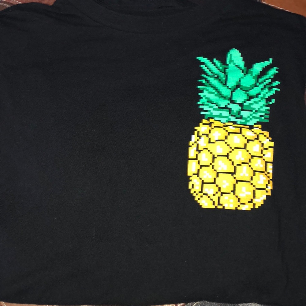 Pinnaple t-shirt